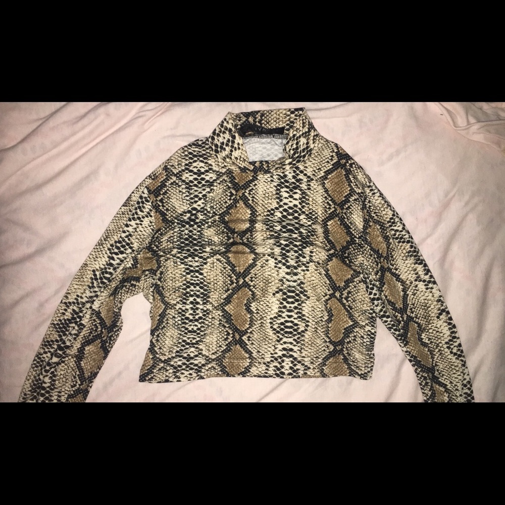 Snake skin crop top💋